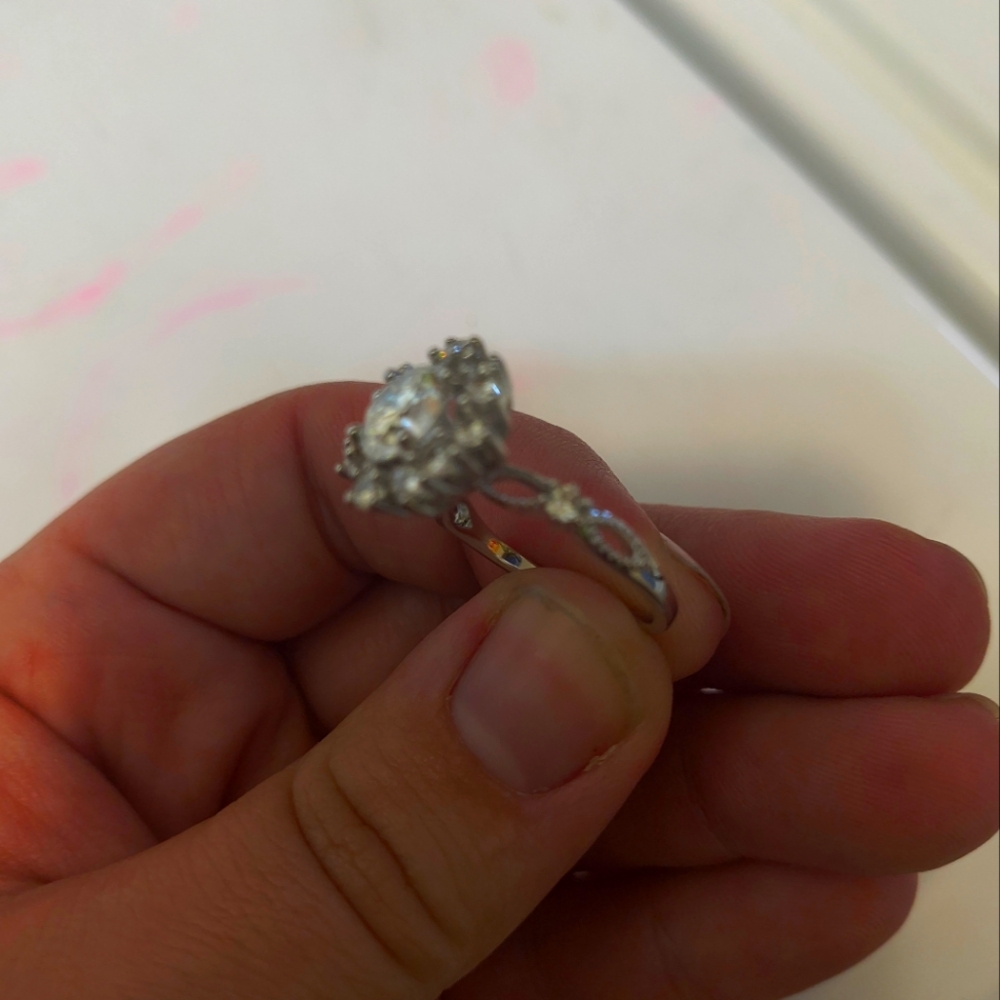 Elegant Silver Ring with Clear Gemstone
